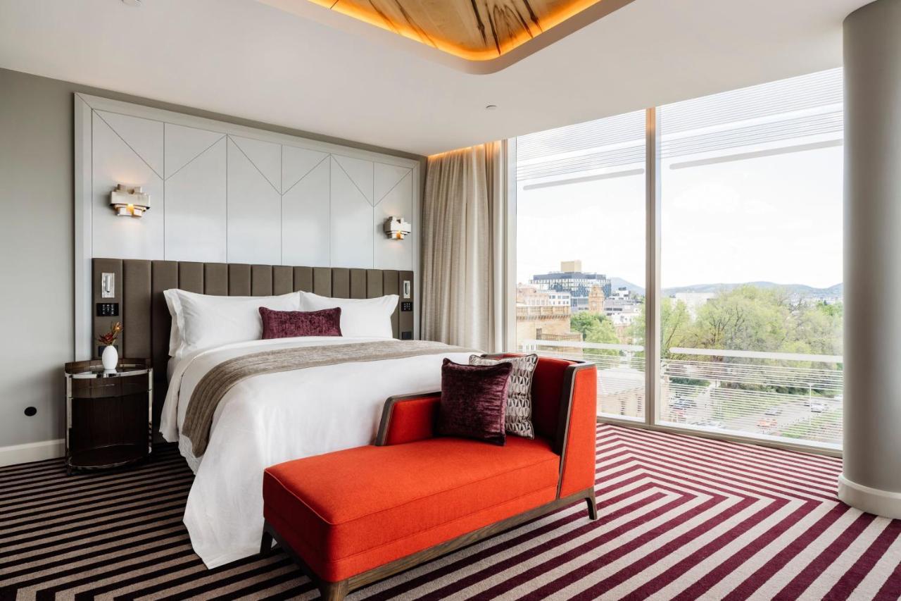 The Tasman, A Luxury Collection Hotel, Hobart Ngoại thất bức ảnh A bedroom at the hotel