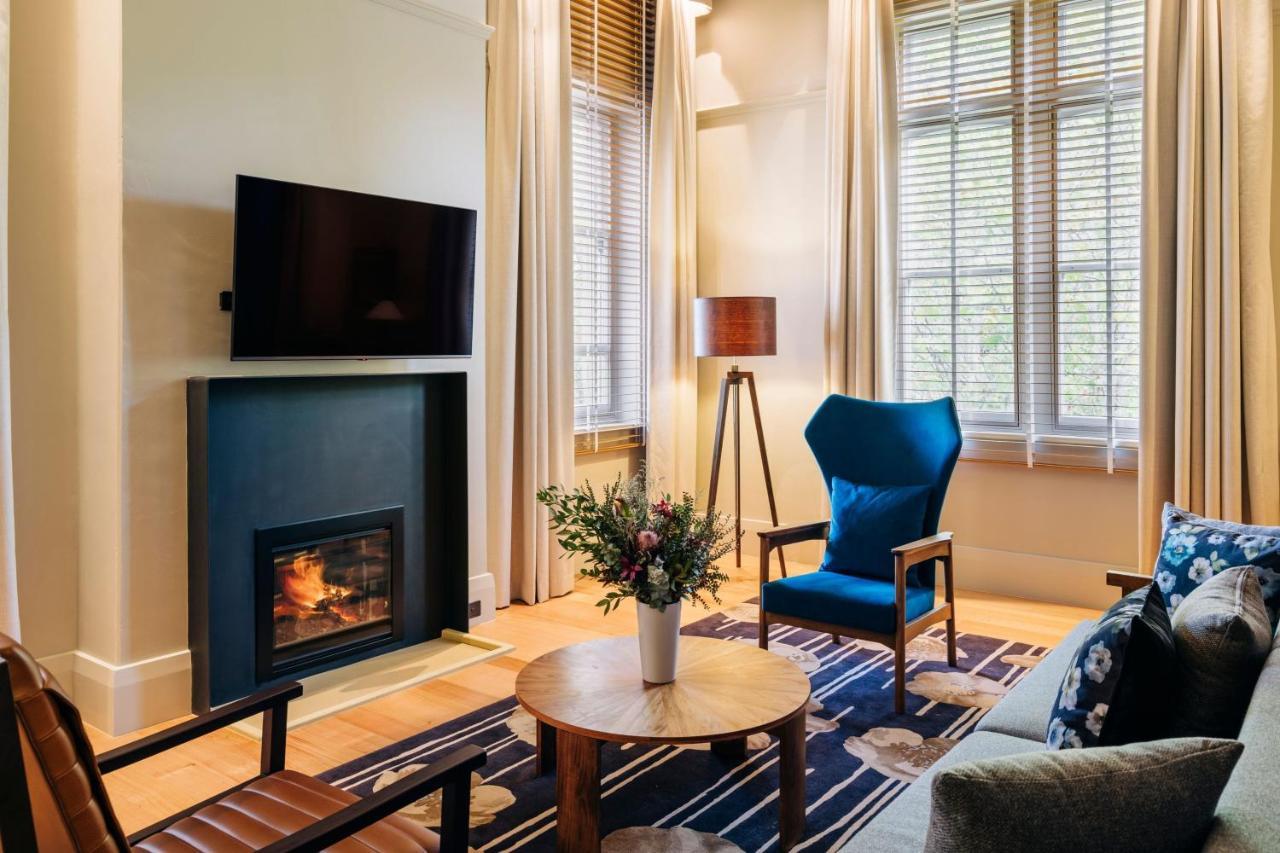 The Tasman, A Luxury Collection Hotel, Hobart Ngoại thất bức ảnh The living room of a suite at the Hotel