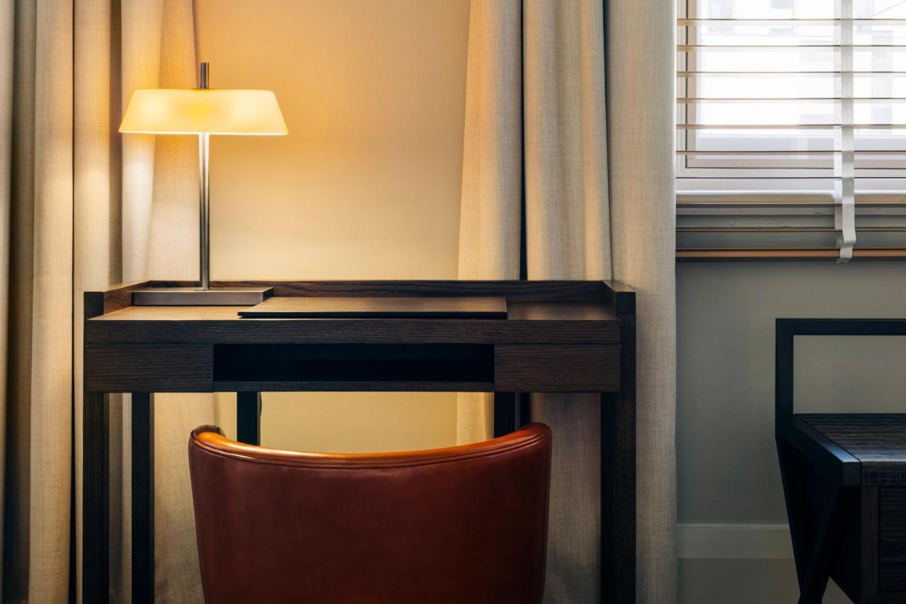 The Tasman, A Luxury Collection Hotel, Hobart Ngoại thất bức ảnh A table lamp