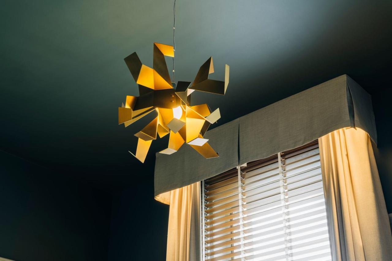 The Tasman, A Luxury Collection Hotel, Hobart Ngoại thất bức ảnh A pendant light