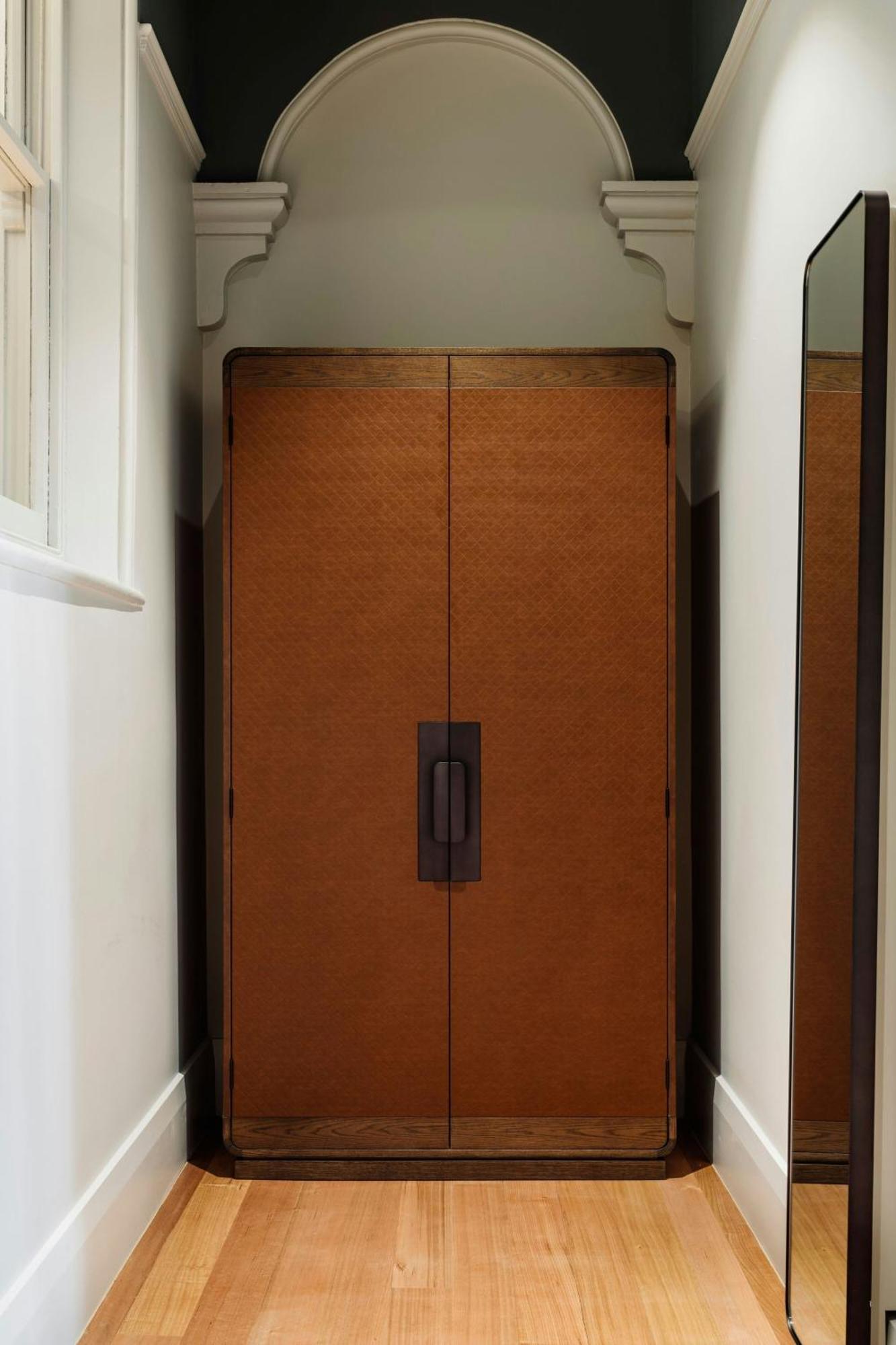 The Tasman, A Luxury Collection Hotel, Hobart Ngoại thất bức ảnh A wardrobe
